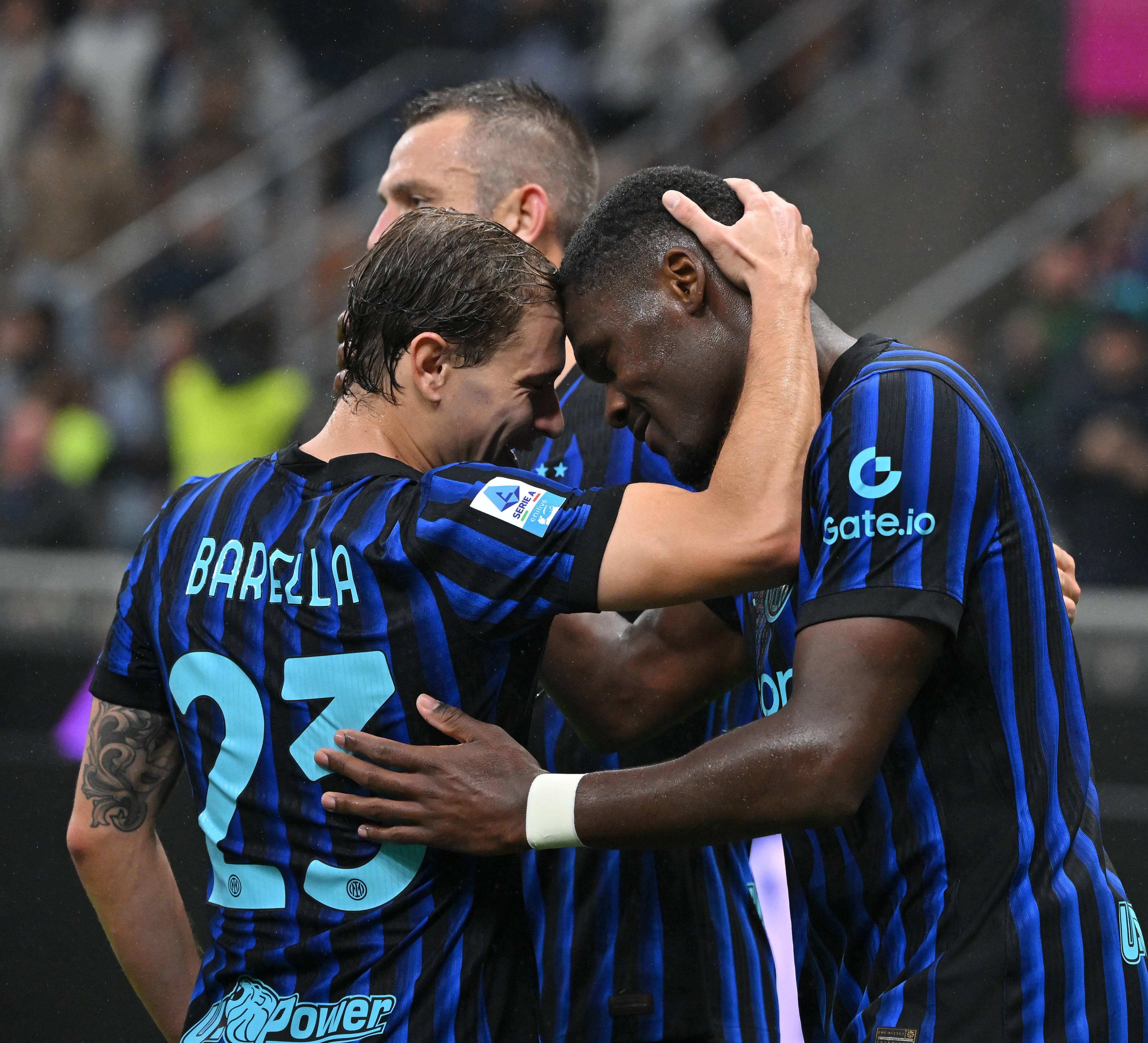 爱游戏体育app-AC米兰临场应变备战NBA季后赛今夜国际米兰备战CBA常规赛，山东泰山再遭质疑备战全明星赛看傻球迷的简单介绍-爱游戏体育app